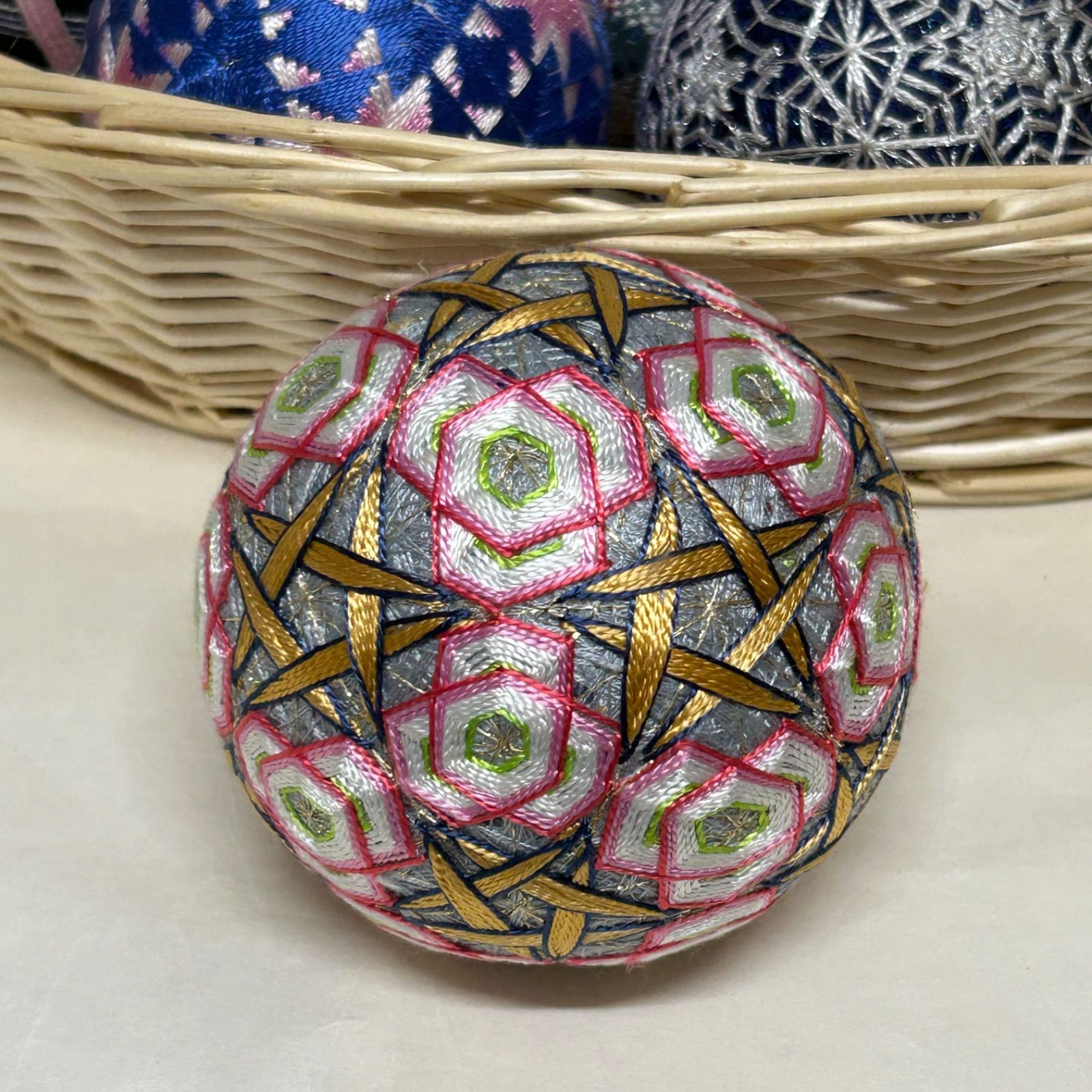 手毬 手鞠 てまり 刺繍梅 No115 ハンドメイド 手毬 手鞠 てまり 刺繍梅 No115 ハンドメイド