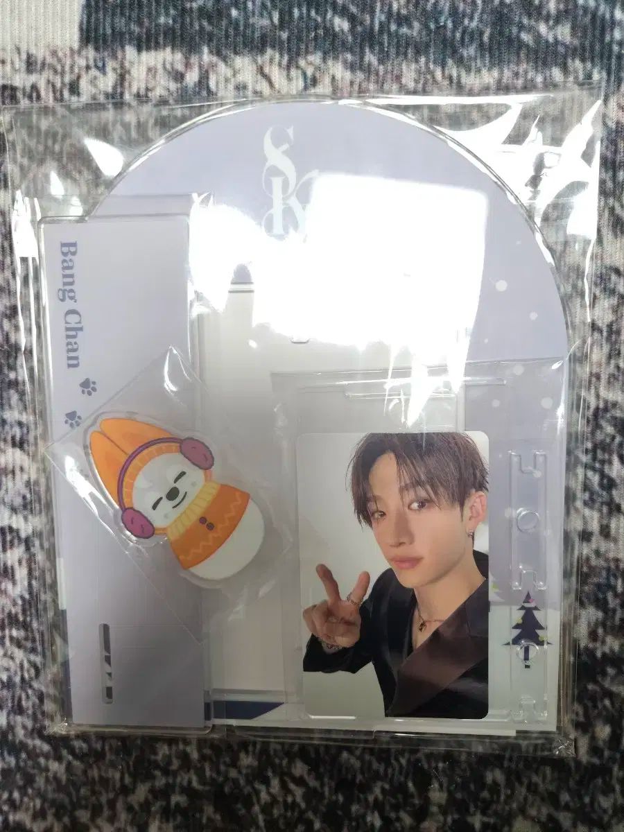 【雷市場（ポンジャン）商品韓国直送】 Stray Kids(ストレイキッズ・スキズ・SKZ) 日本 2024 xmas トレカ スタンド バンチャン(BANG CHAN)