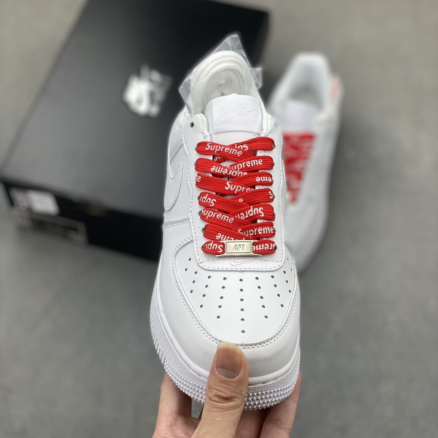 新品 Supreme x NIKE Air Force 1 Low CU9225-100 ナイキ スニーカー  男女兼用