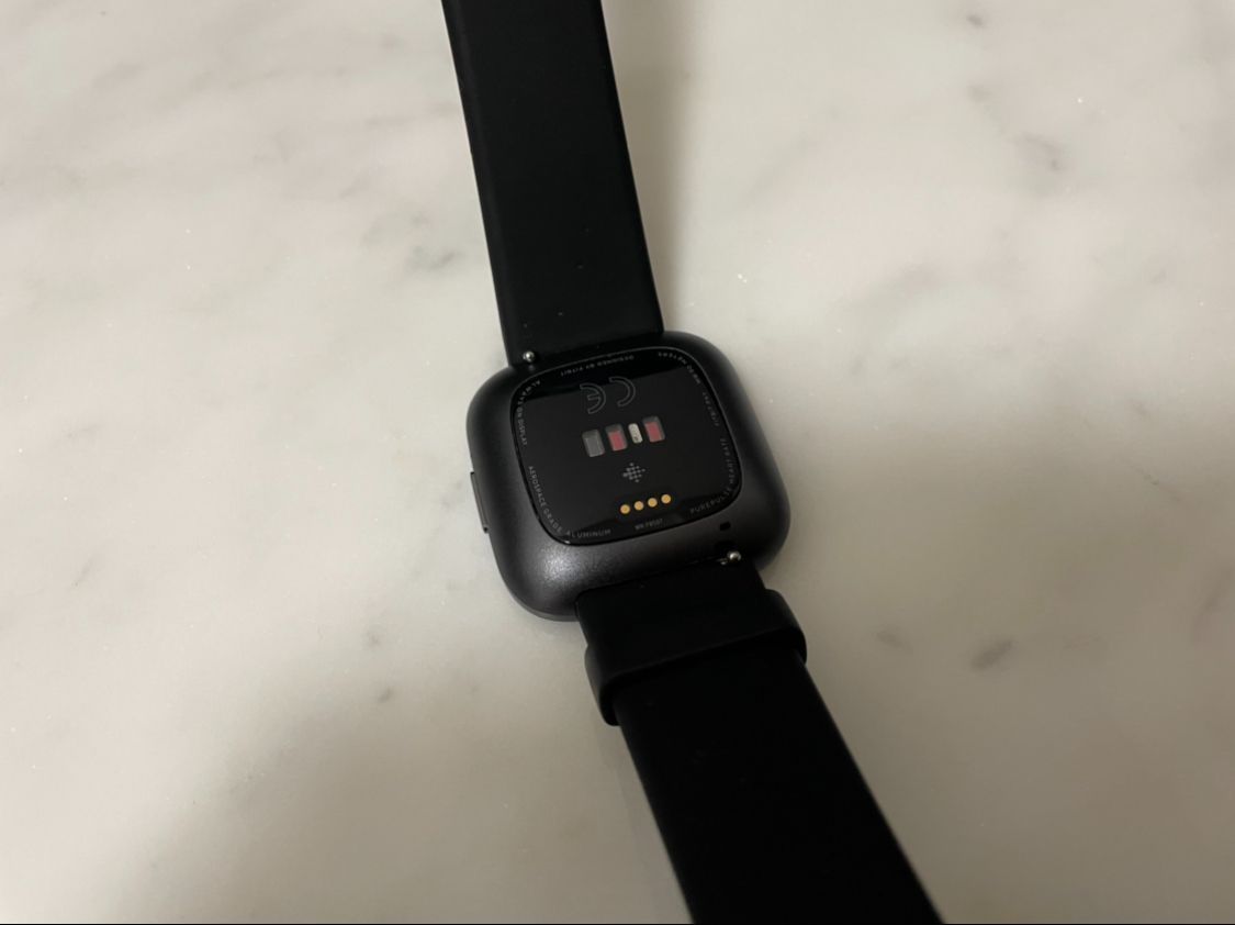 商店 Fitbit Versa 2 スマートウォッチ ブラック カーボン sushitai.com.mx