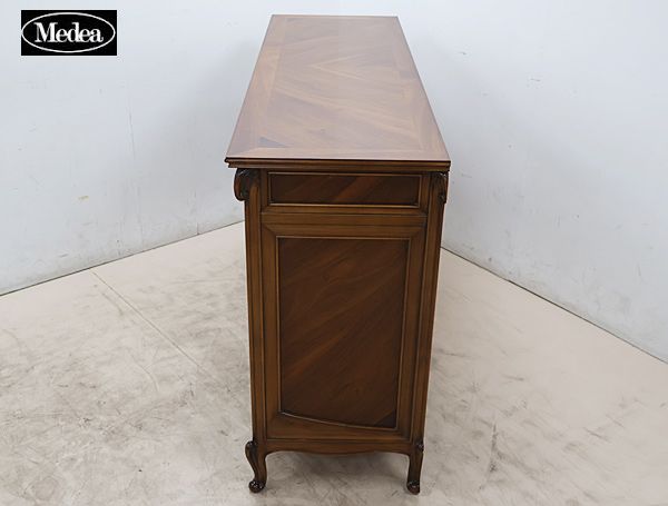 リビングボード