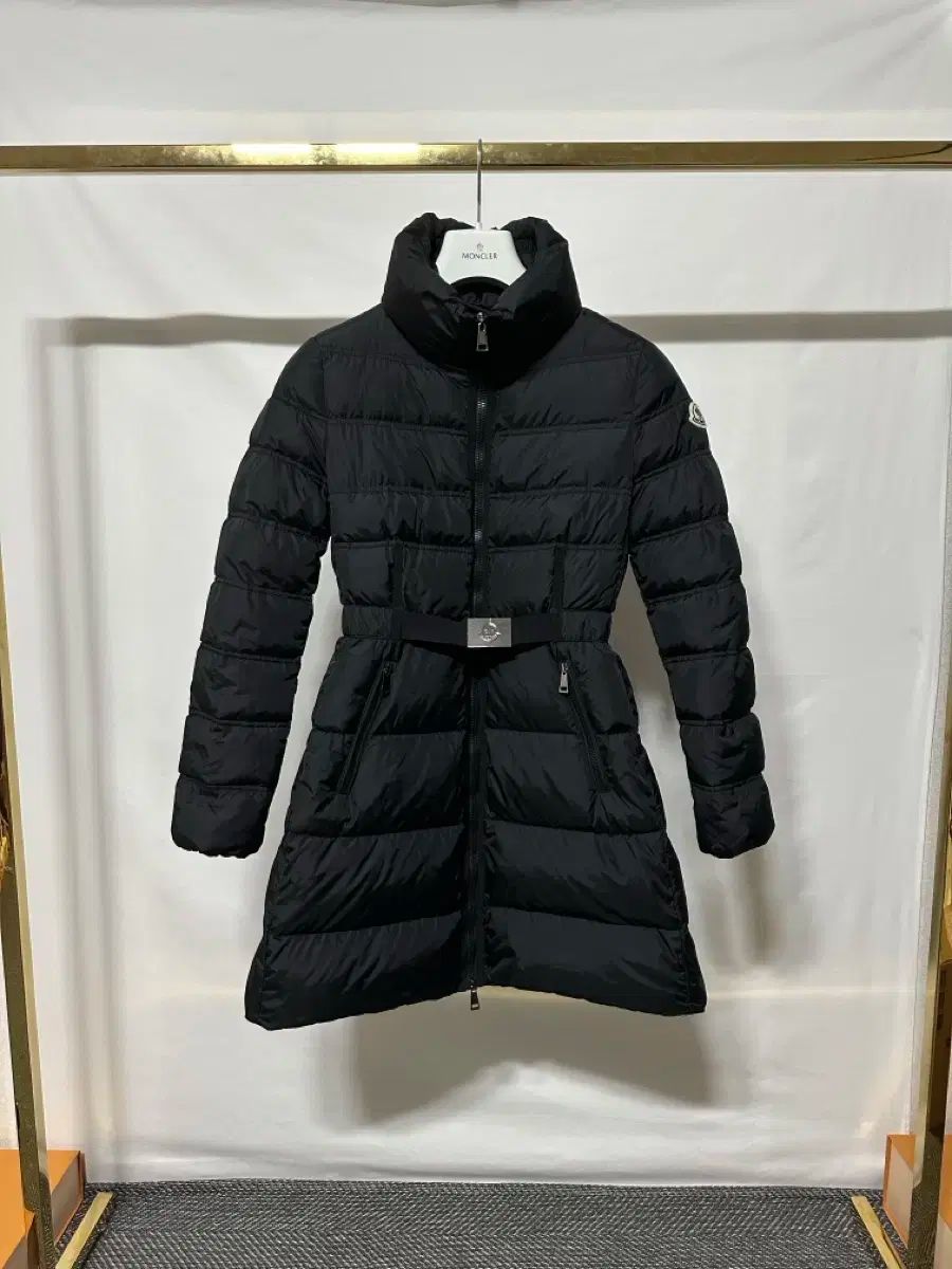 デパート版 1 MONCLER モンクレール アクサンテル レディース ダウン 黒