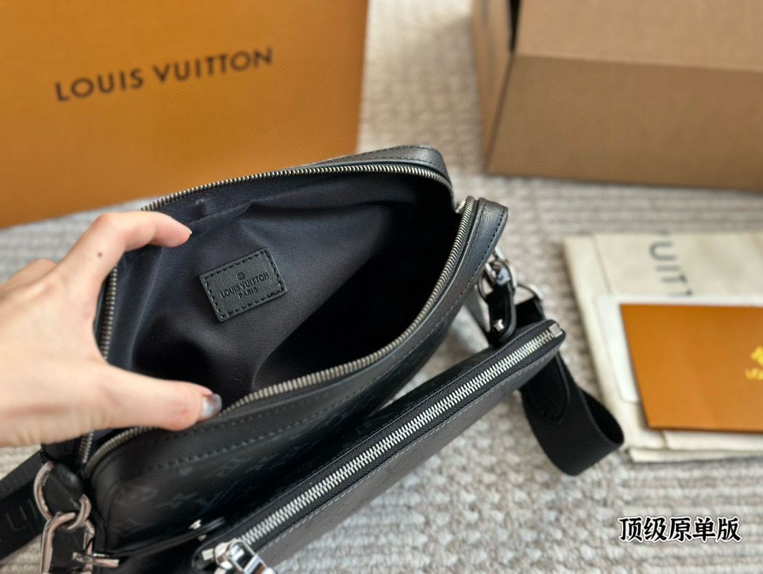 今日特価】Louis Vuitton Trio Messenger Bag ルイヴィトン