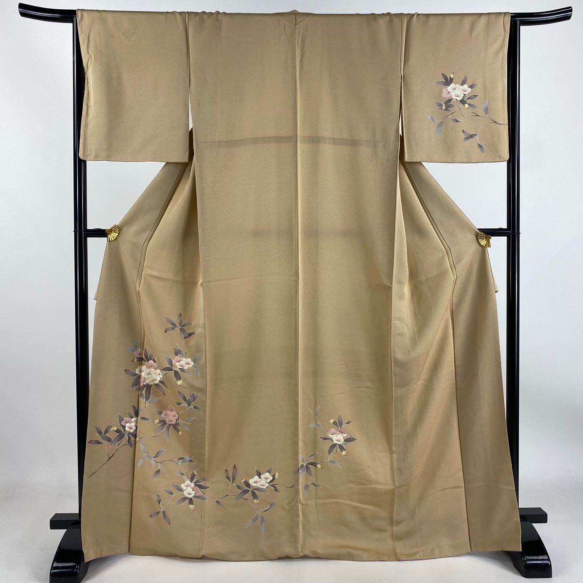 付下げ　袷　正絹　部分絞り　豆がら茶色　草花刺繍　身丈163裄66.5 付下げ 袷 正絹 部分絞り 豆がら茶色 草花刺繍 身丈163裄66.5