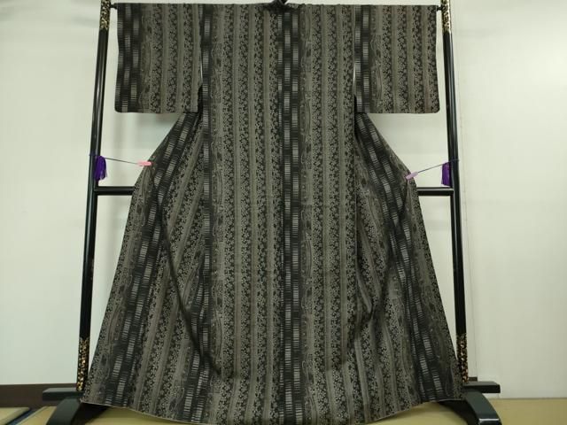 平和屋着物□極上 本場大島紬 9マルキ 古代染色純泥染 入来玄彩 花間道  