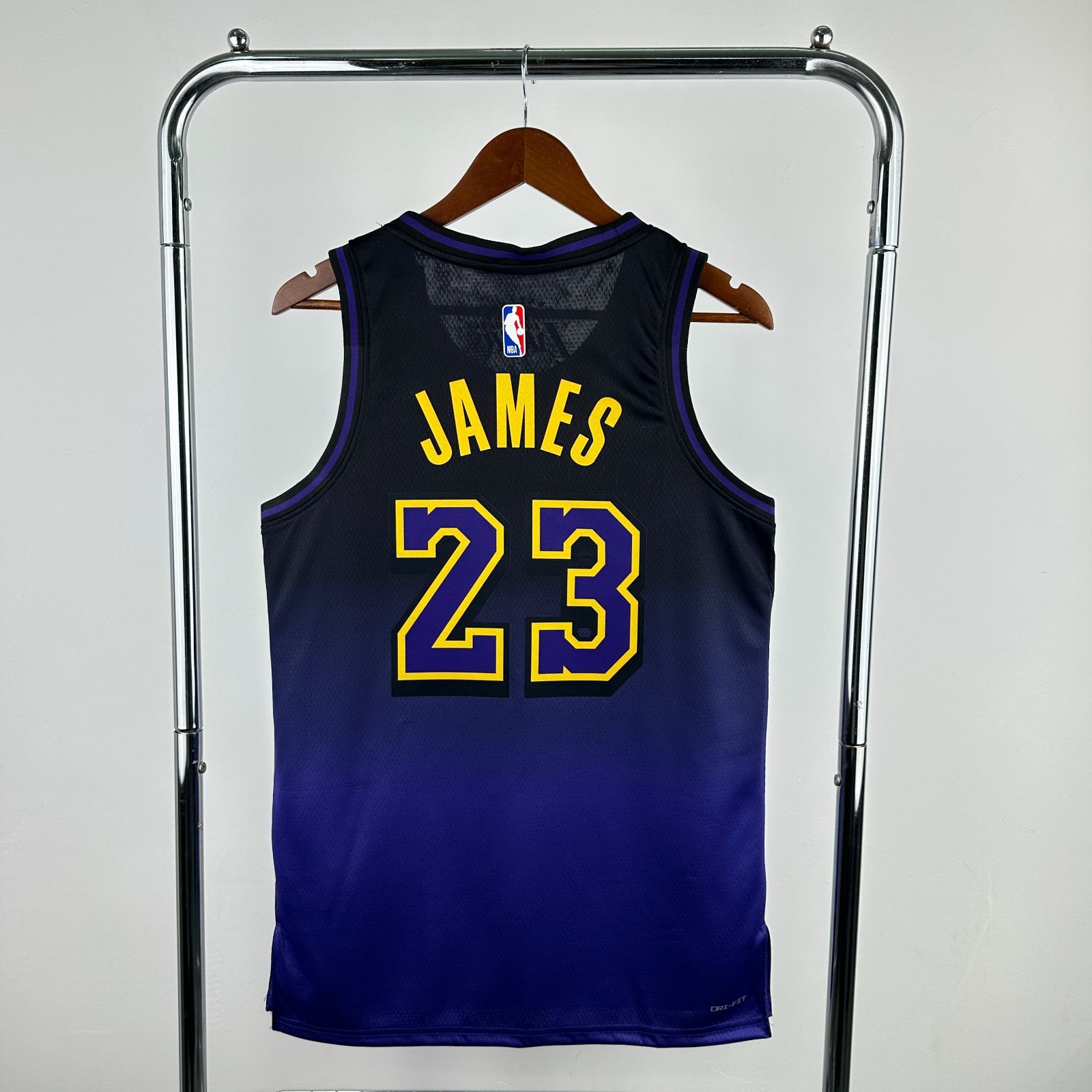 【新品未使用】レイカーズ ユニフォーム 23 レブロンジェームズ NBA バスケ NBA レブロン・ジェームズ LAKERS レイカーズ ユニフォーム
