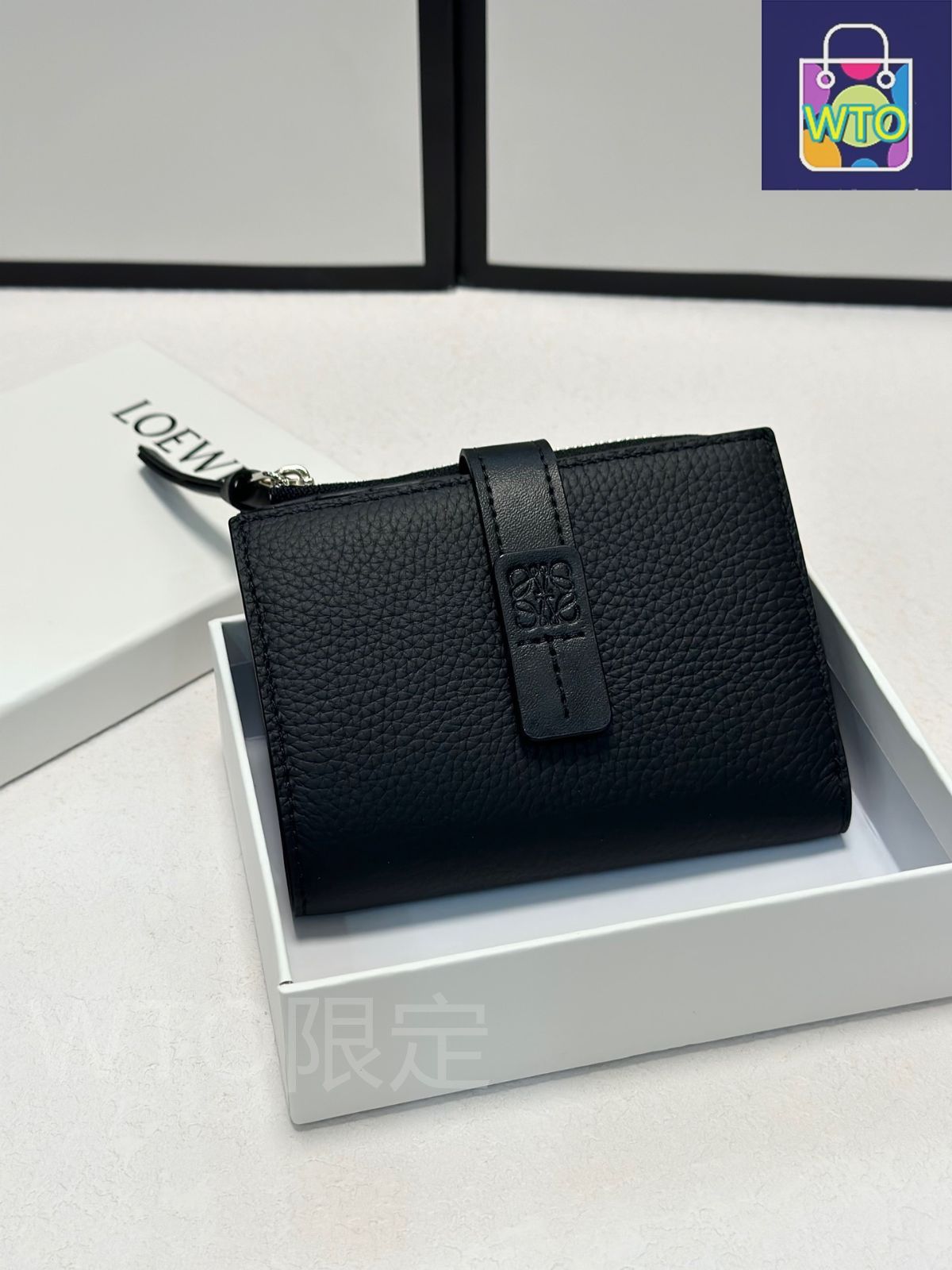 LOEWE/ロエベ/財布、クレジットカードスロットに紙幣と手形を