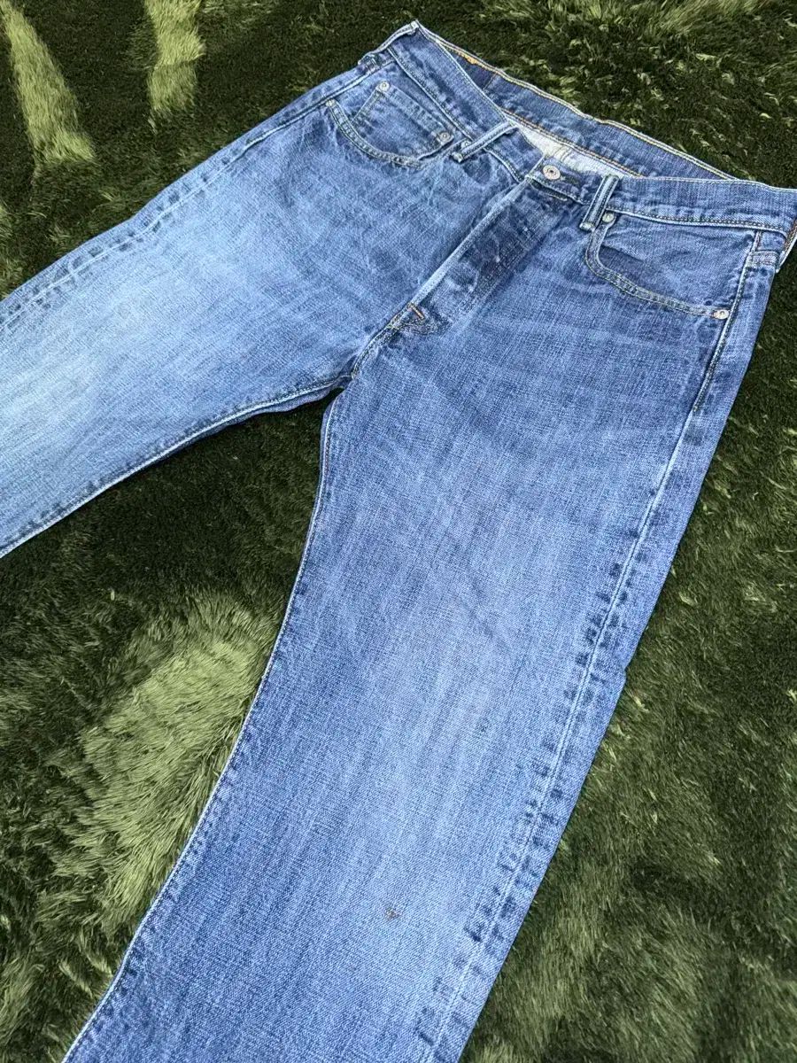 L32