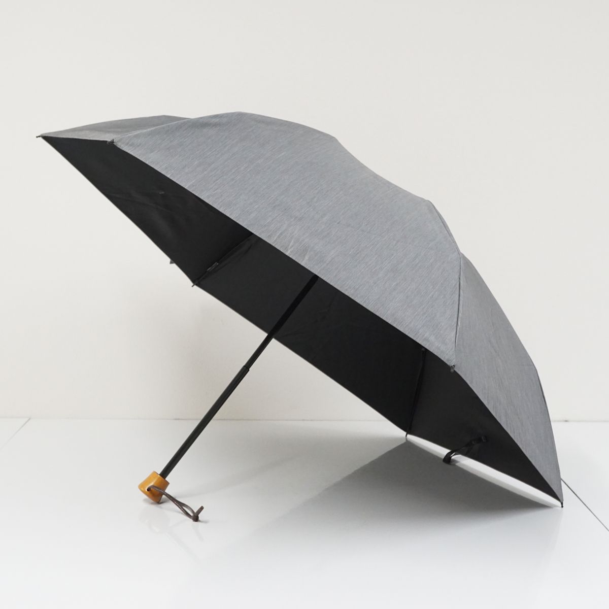 サンバリア100 完全遮光折日傘 USED美品 3段折 フロストグレー UV 遮熱