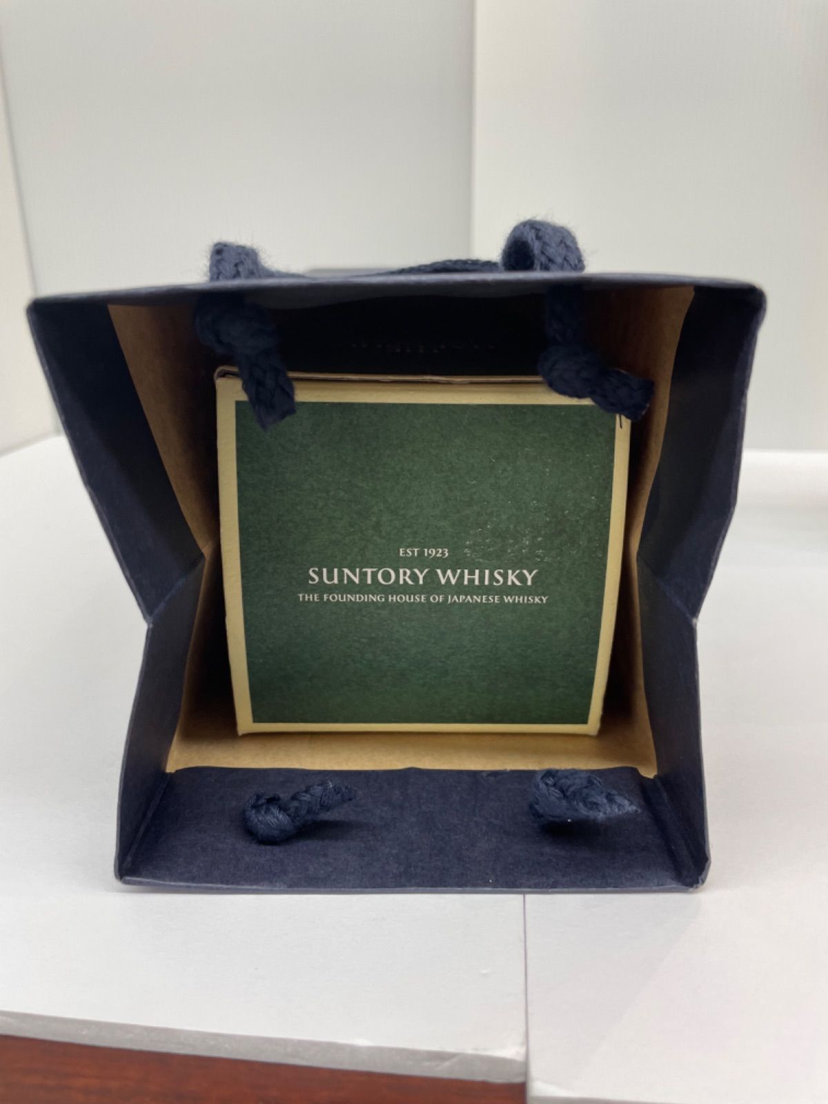 サントリー 【12年 白州 】ギフト用BOX入り Amazon.co.jp: サントリー 白州12年 シングルモルトウイスキー