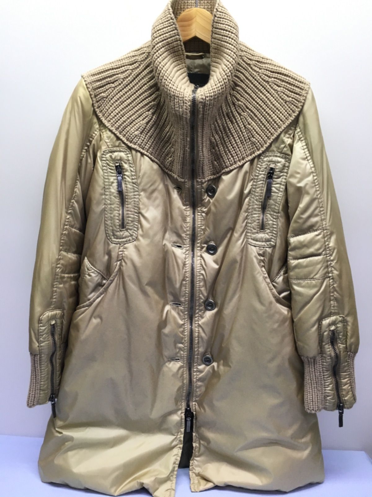 【ERMANNO SCERVINO】美品　ニット切替　ダウンコート　ジャケット ERMANNO SCERVINO ニット切替 ダウンコート ベージュ/42 - メルカリ