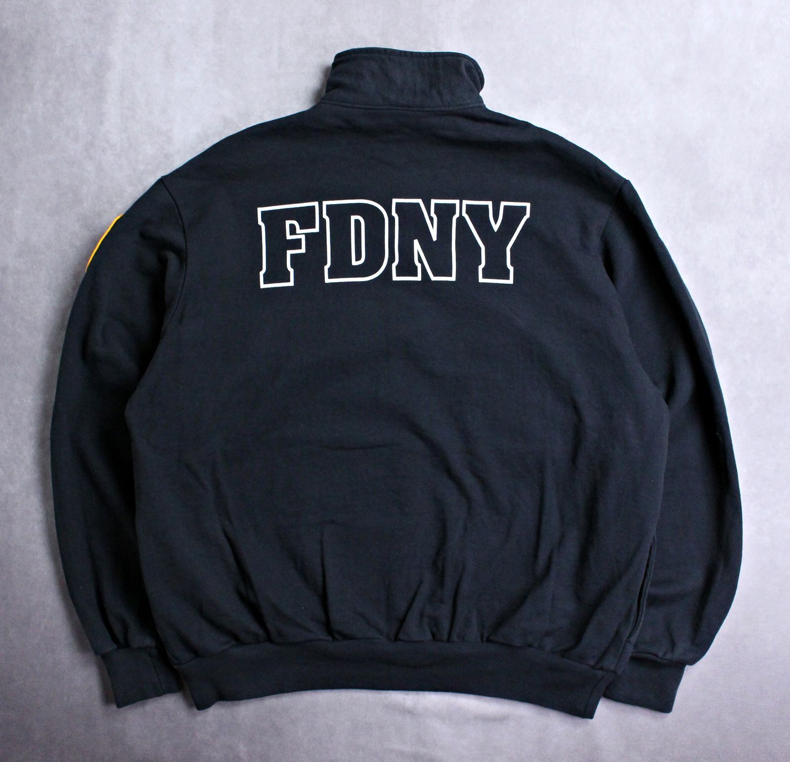 FDNY】ニューヨーク市消防局 ロゴワッペン付き ハーフジッププル