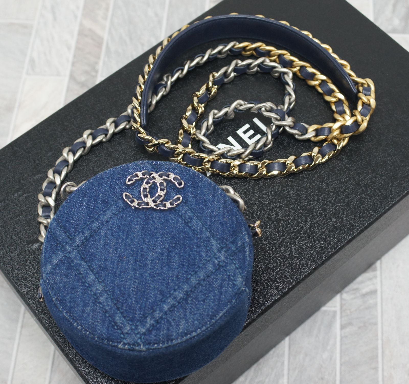 シャネル CHANEL デニム ラウンドショルダーバッグ シリアルシール 