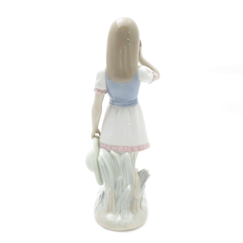 LLADRO リヤドロ 1285 「Dropping the Flowers」 フィギュリン LLADRO リヤドロ 1285 「Dropping the Flowers」 フィギュリン