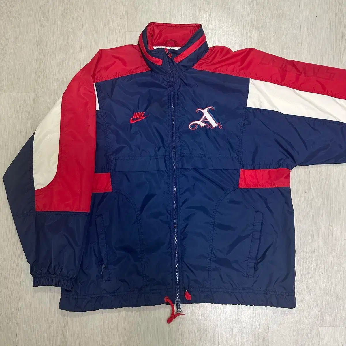 アーセナルFC ウィンドジャケット 美品 94 ー 96 アーセナルFC ウィンドブレーカー NIKE(ナイキ