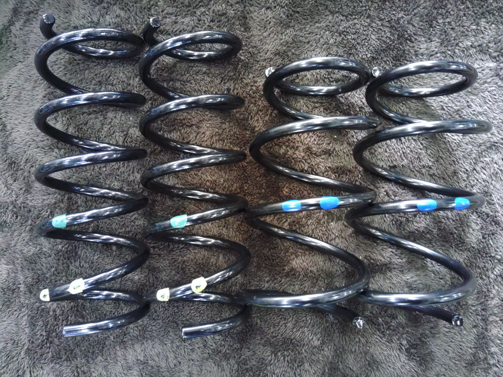 スズキ エブリィワゴン DA17W 純正サスペンション スプリング 一台分