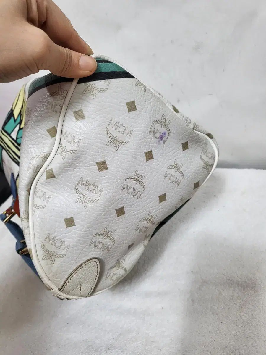 MCM 版ビセトスロックボストンバッグ