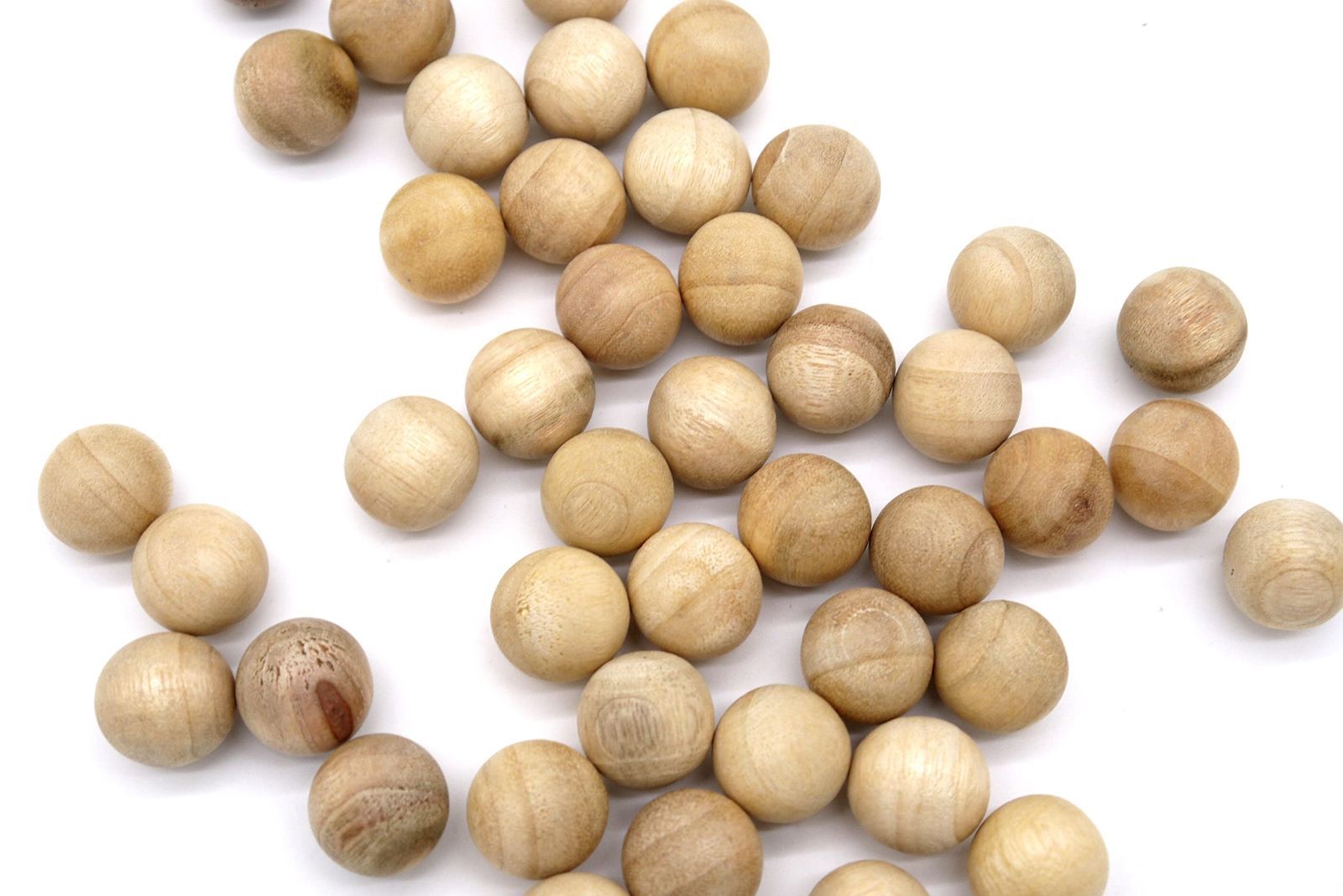 商品 ボール 消臭 除湿 防ダニ 防虫 100％ 100個 から守ります 虫 を 衣服 香木 引き出し用の と クローゼット タンス 天然防虫剤