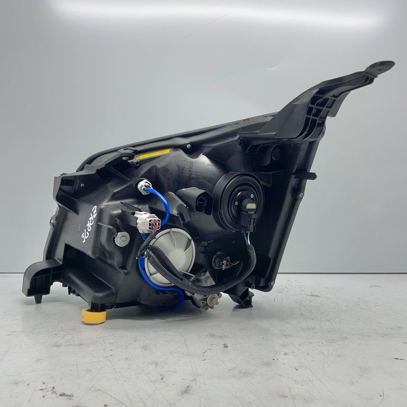 コーティング済】トヨタ ZRR70 ZRR75 70系 ノア 前期 ヘッドライト