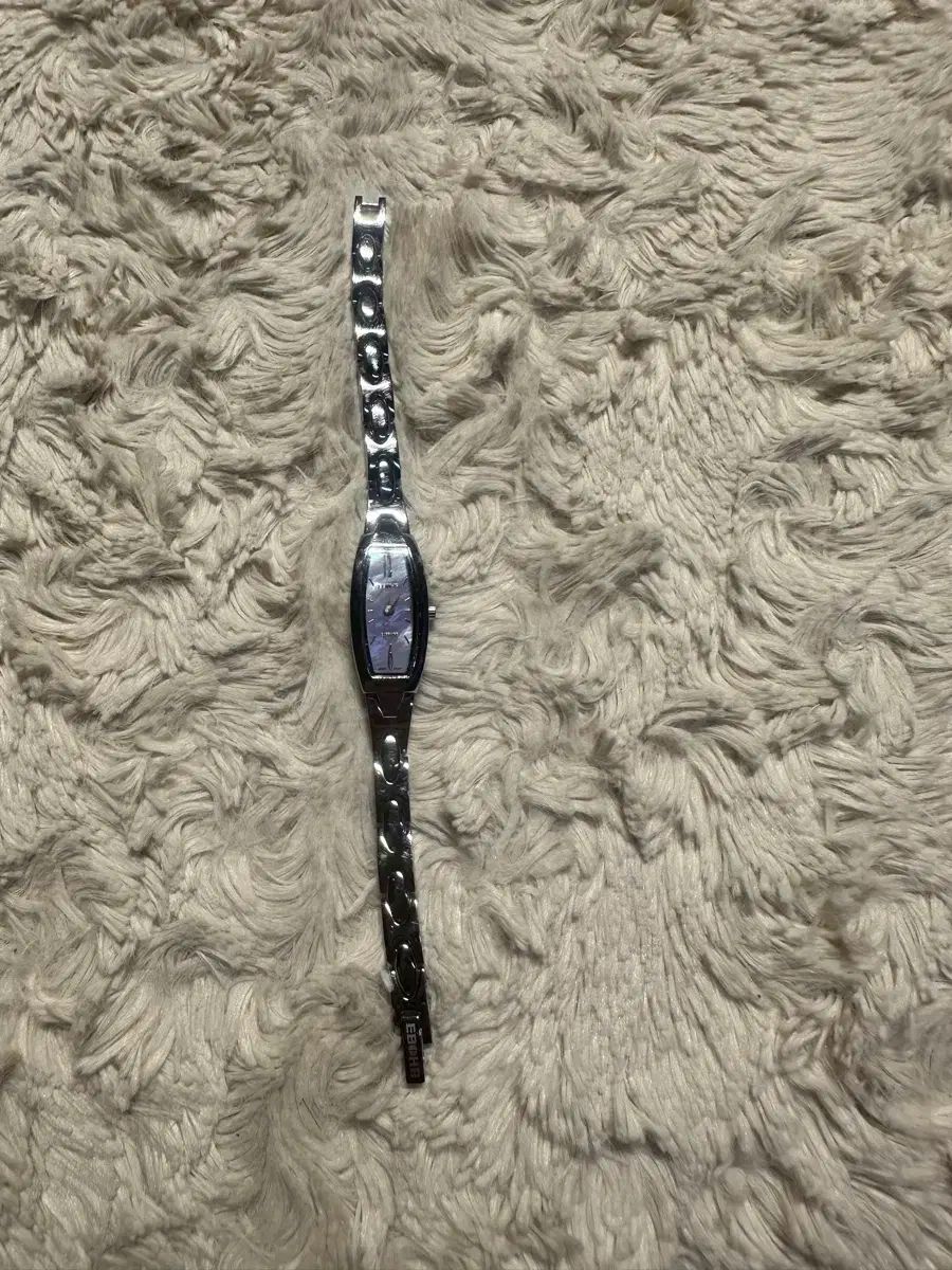 EBOHR 이보 レディース用 白蝶貝 ダイアル メタル リスト時計 8万円で