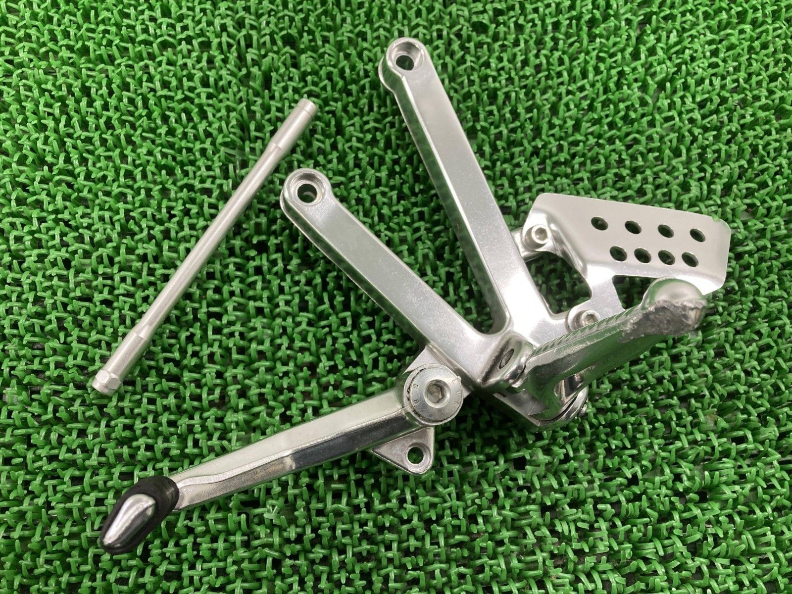 ポールスマート1000LE 安い ステップ 左 82411031A ドゥカティ 純正 バイク 部品 シフトペダル ペグ ペイント素材