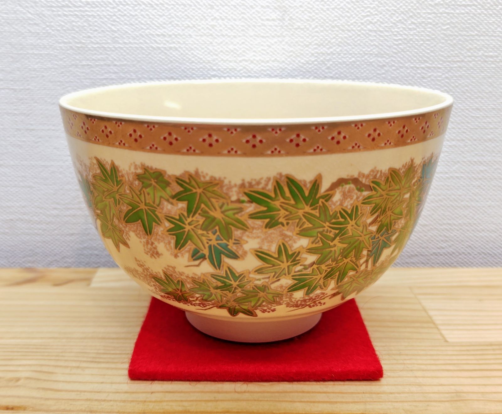 逢絢亭・新品】茶道具 茶碗 美濃焼 薩摩写 青楓の図 宮地英香