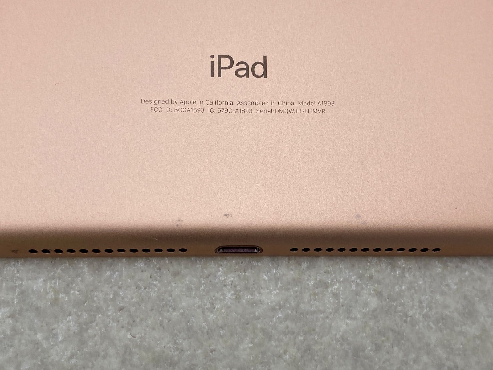 バッテリー88%】iPad 第6世代 32GB Wi-Fiモデル A1893 アク 