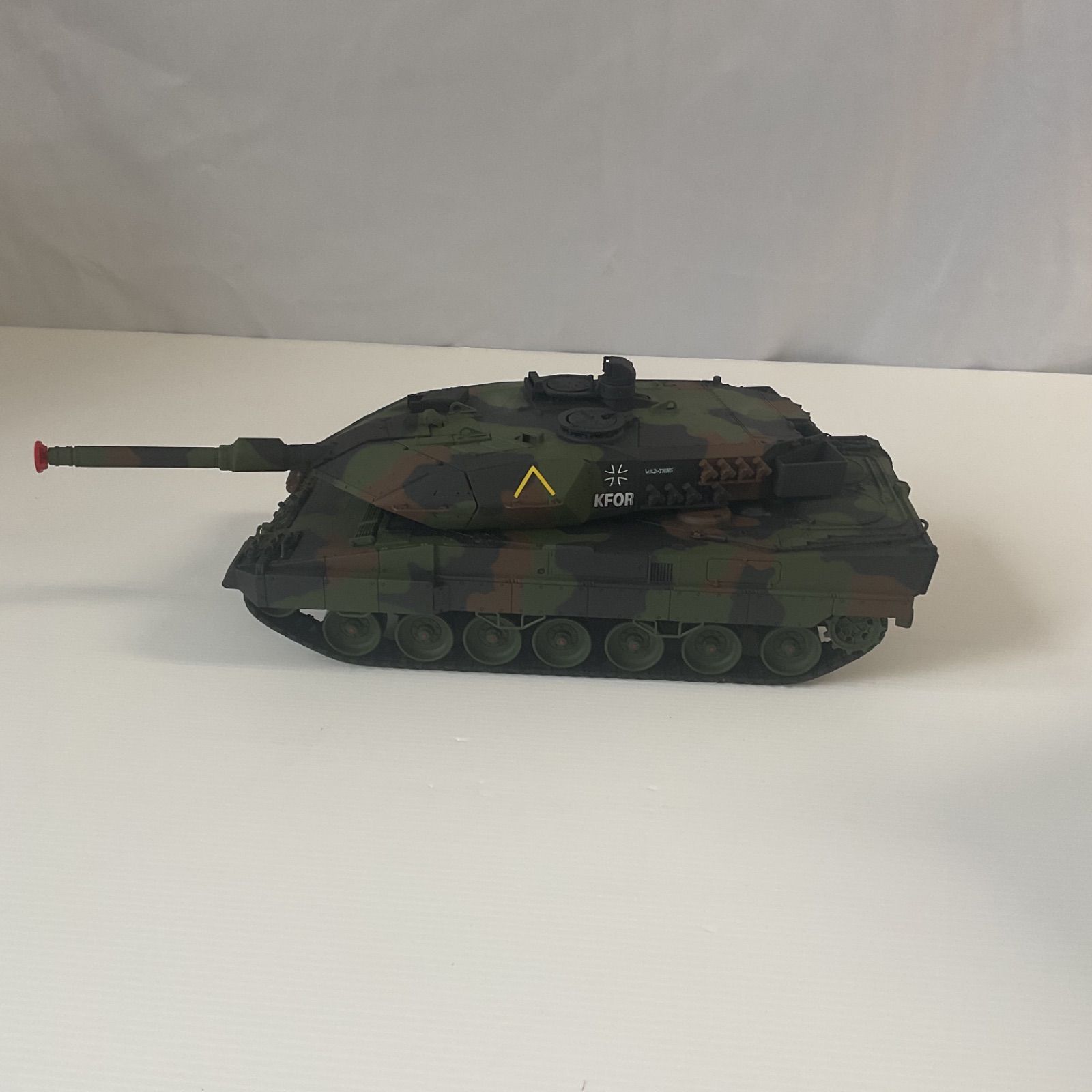 東京 マルイ 1⁄24 レオパルト2 A5 RC バトルタンク ラジコン