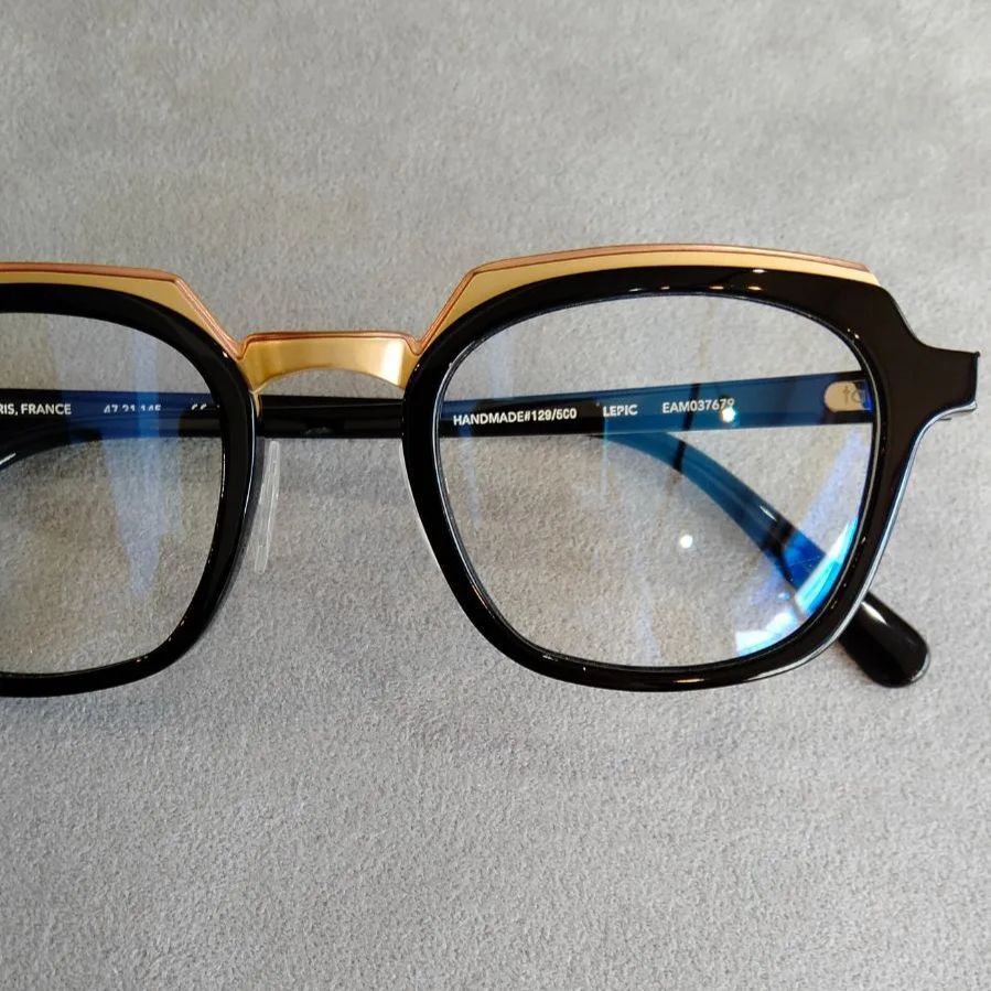 tarian PARIS（タリアン）』「LEPIC‐Black/Gold」 EAM037679 ［男女