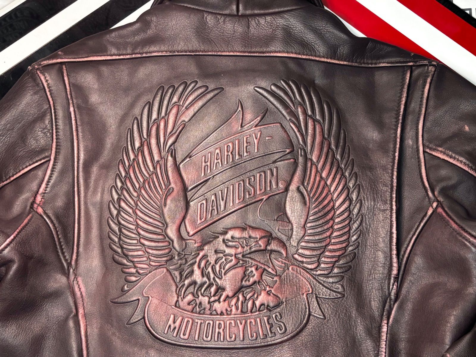 ⭐️Harley-Davidson ⭐️背面3D立体エンボス加工・エンブレム本革製