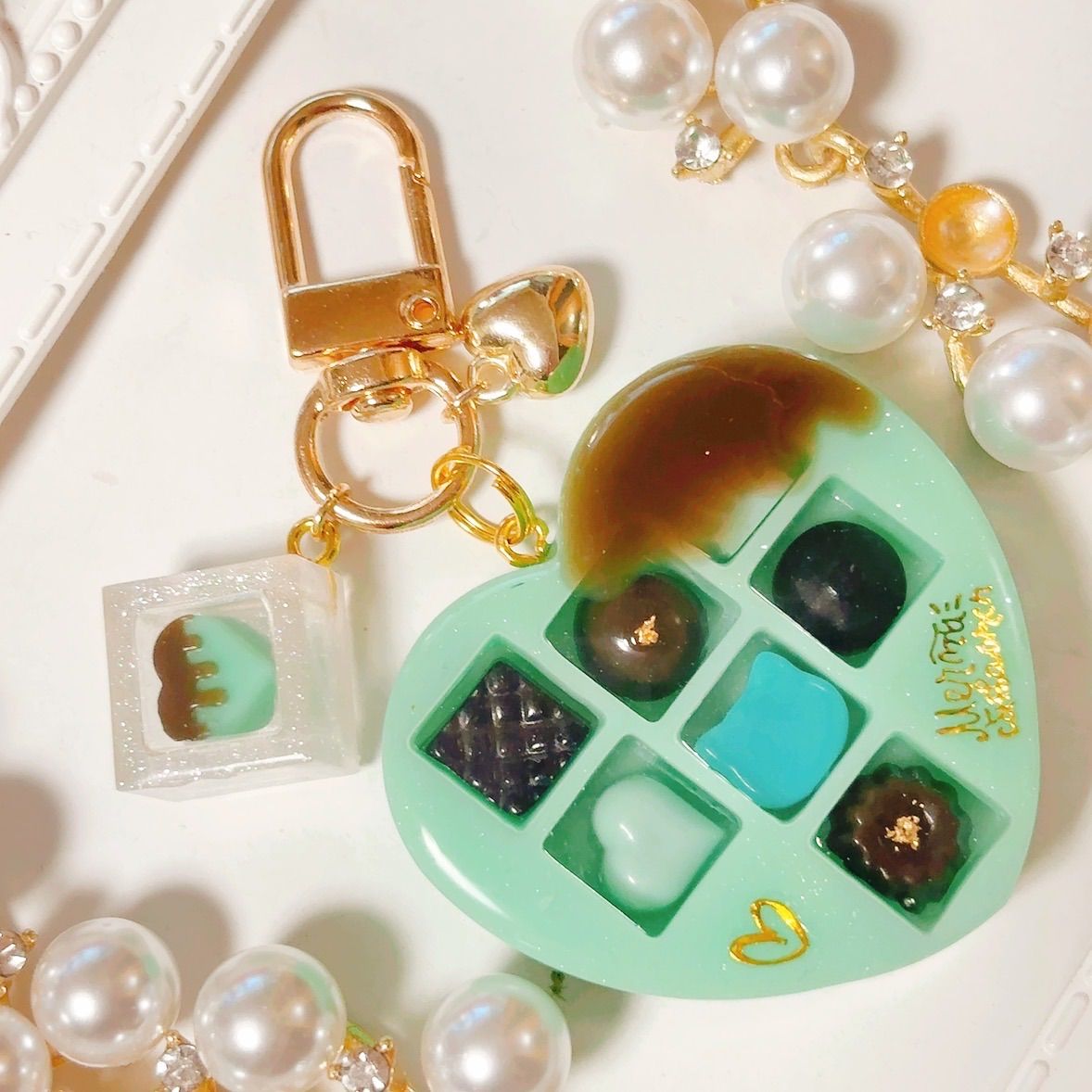 猫　マカロン　フェイクスイーツ　キーホルダー　グリーン　シェイカーキーホルダー チョコミント メルティチョコレートボックス◇シャカシャカ
