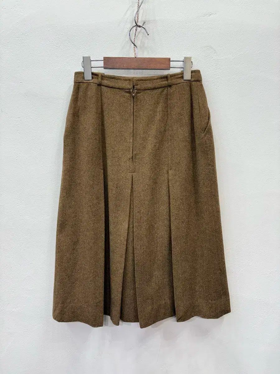 プリーツスカート