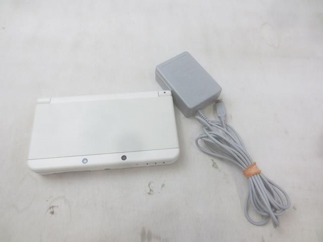 ゲーム ニンテンドー3DS 本体 KTR-001 ホワイト 動作品 充電器付き