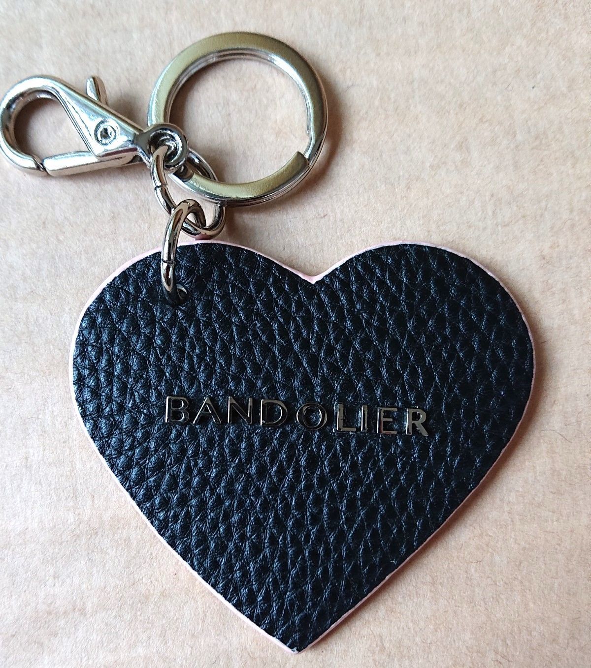 国内即発可能 完売品 大人気 ハート キーチェーン BANDOLIER 日本未入荷 【BANDOLIER】 ハート キーチェーン 大人気 - メルカリ