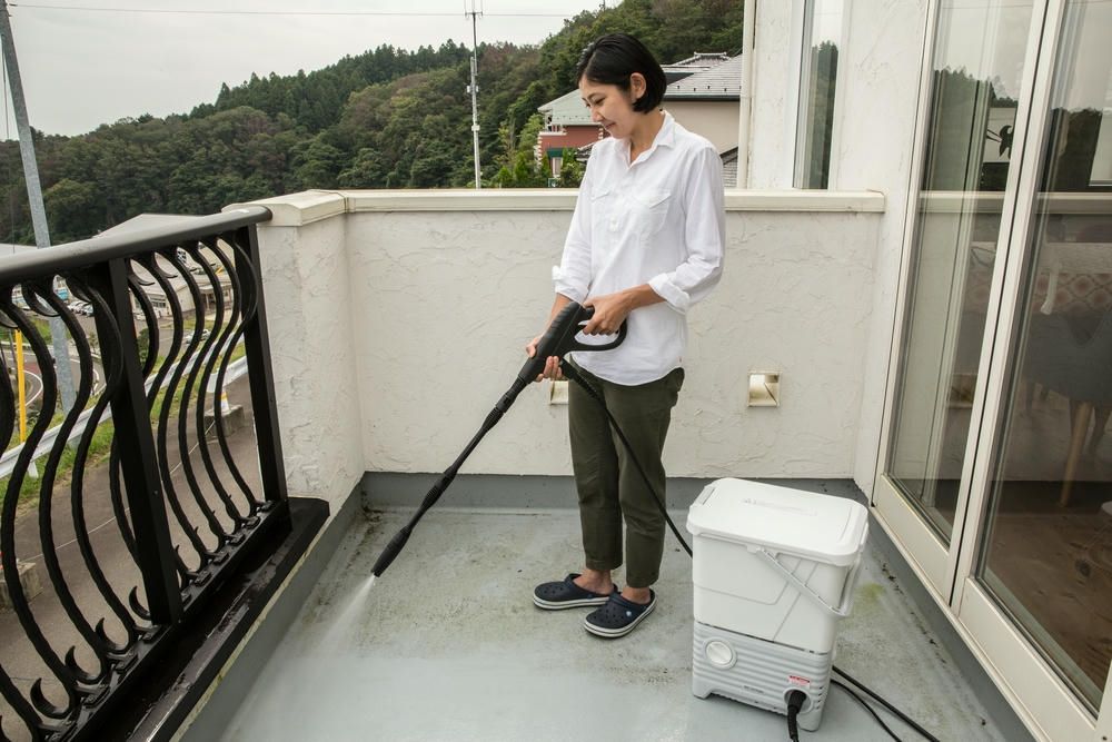 コミュニケーションのある アイリスオーヤマ タンク式高圧洗浄機 幅約40.5×奥行約31×高さ約50.5cm 最大圧力7.0Mpa 連続使用時間 約1時間 温水対応 中性洗剤対応 水道がない場所でも使用 ホワイト IRIS OHYAMA SBT-412Ｎ 人気ブランドが大特価。