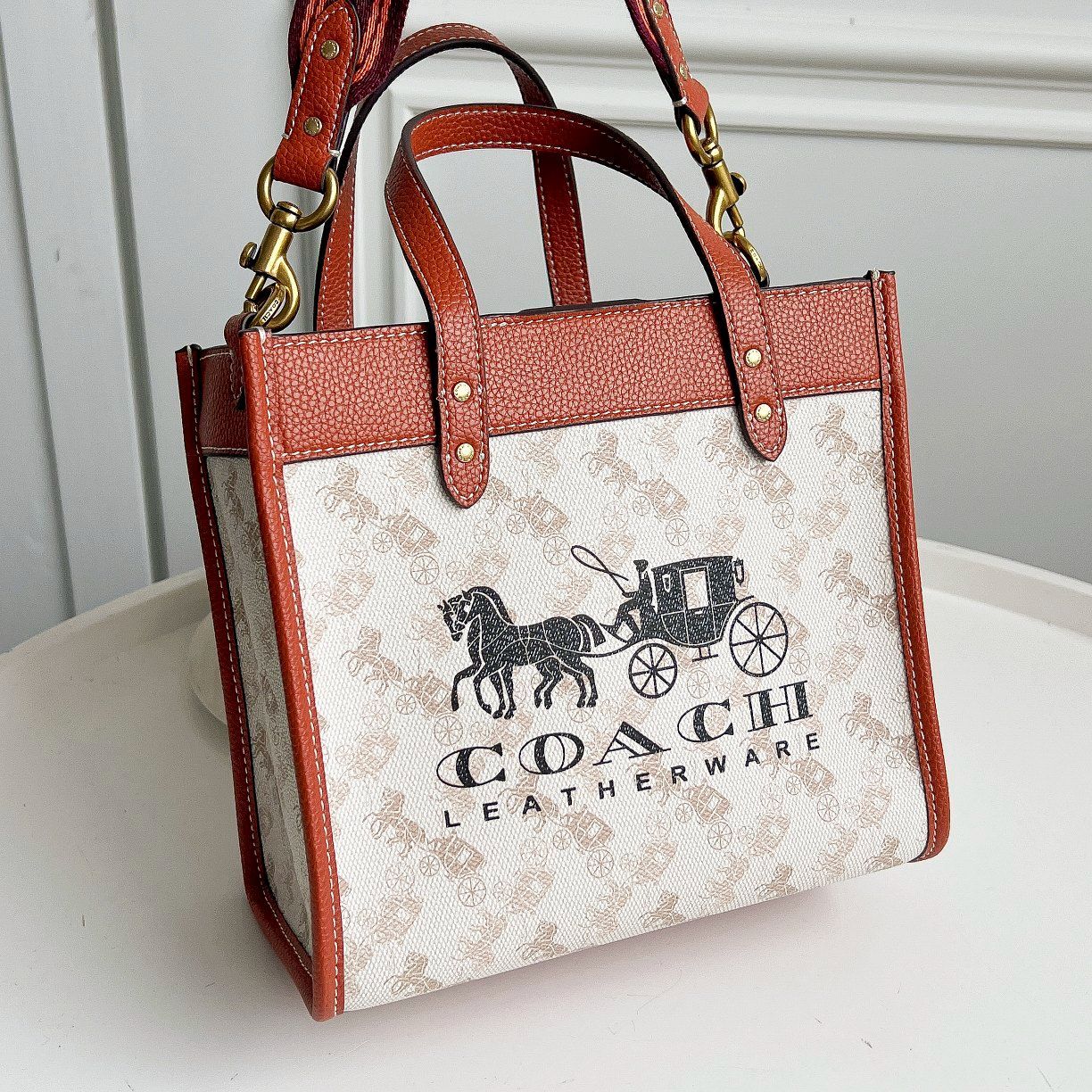 COACH コーチ　C8456　ミニ　 トートバッグ ハンドバッグ 馬 ホースアンドキャリッジ　ホワイト