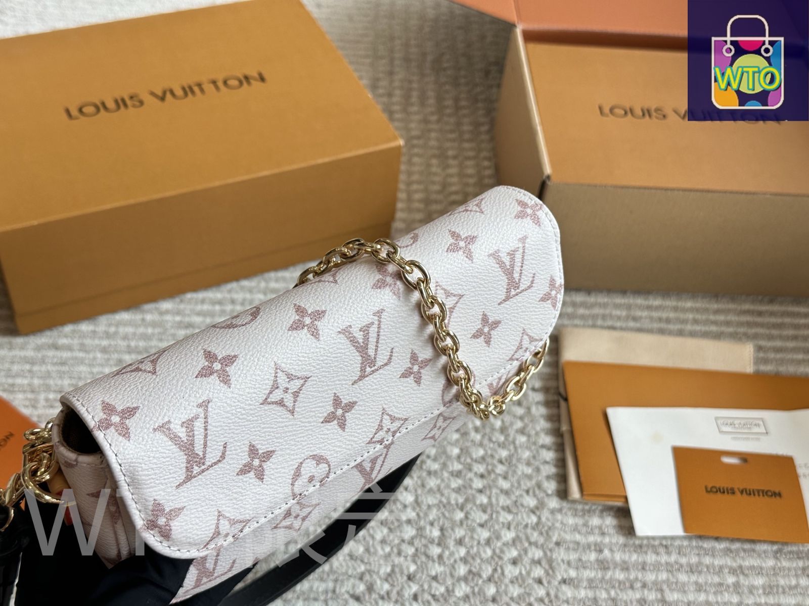 LOUIS VUITTON アイレットタブタンクトップ LVサークルチェーン LOUIS VUITTON アイレットタブタンクトップ LVサークルチェーン