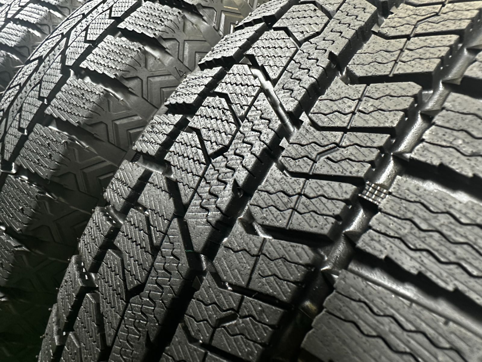 節約 送料無料☆185/70R14 トーヨー GIZ2 2021年製 4本 冬タイヤ