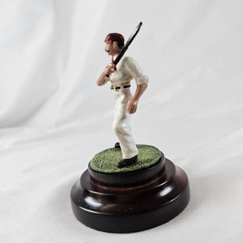 ファインアートミニチュア テニスをするジェントルマン