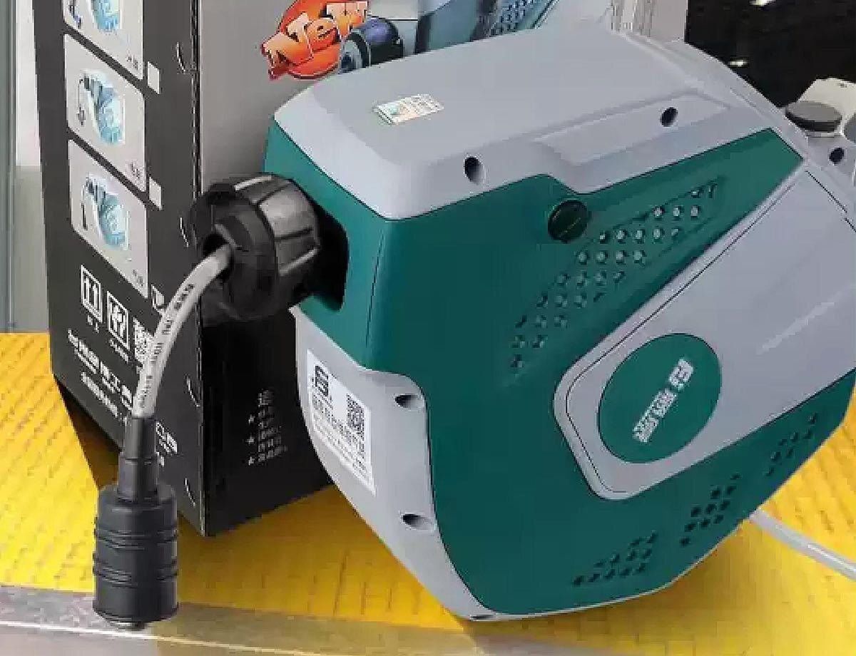 プロが使う高品質品 15M 藤原 エアホースリール コンプレッサー エアー工具 自動巻取式 180度首振り クイックカプラー付