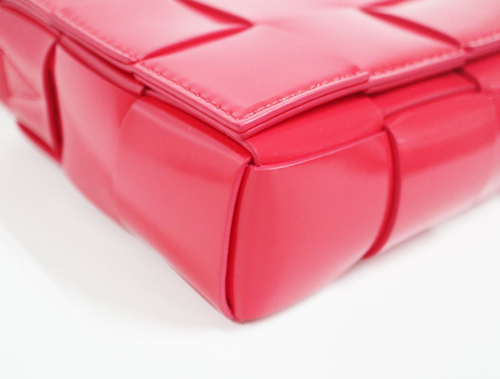ボッテガヴェネタ BOTTEGA VENETA マキシイントレチャート カセット レッド系 ショルダーバッグ 578004 美品 バッグ ボッテガヴェネタ BOTTEGA VENETA マキシイントレチャート カセット