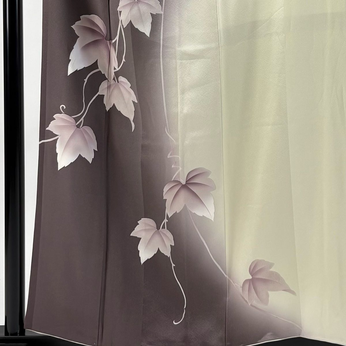 グレー 蝶刺繍 訪問着　染色作家　絞り舞蝶文　着丈158cm　裄丈67cm　正絹 グレー 蝶刺繍 訪問着 染色作家 絞り舞蝶文 着丈158cm 裄丈67cm