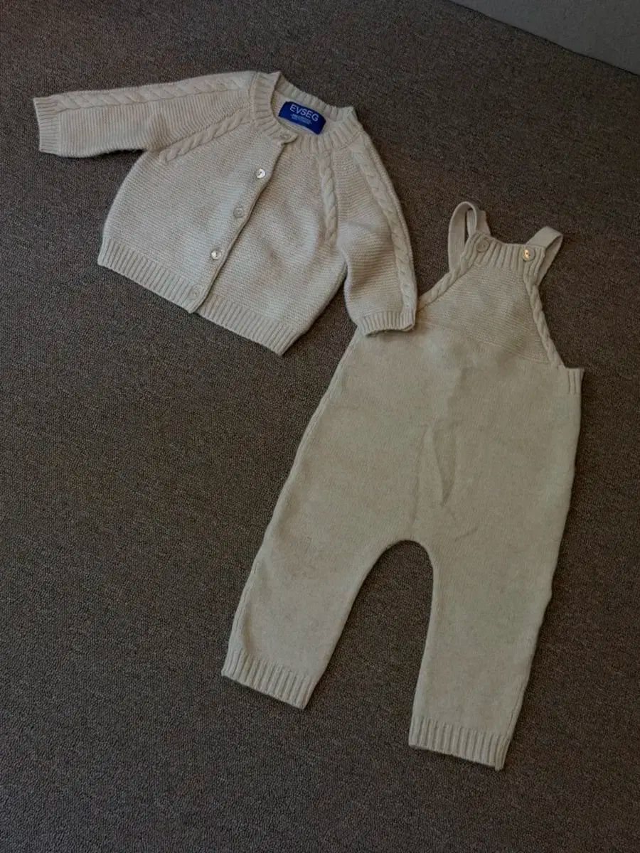 未着用 ベビー服 18 m カシミア サスペンダー セットアップ カーディガン ツーウェイ ドレスオール ベビー服(~95cm)