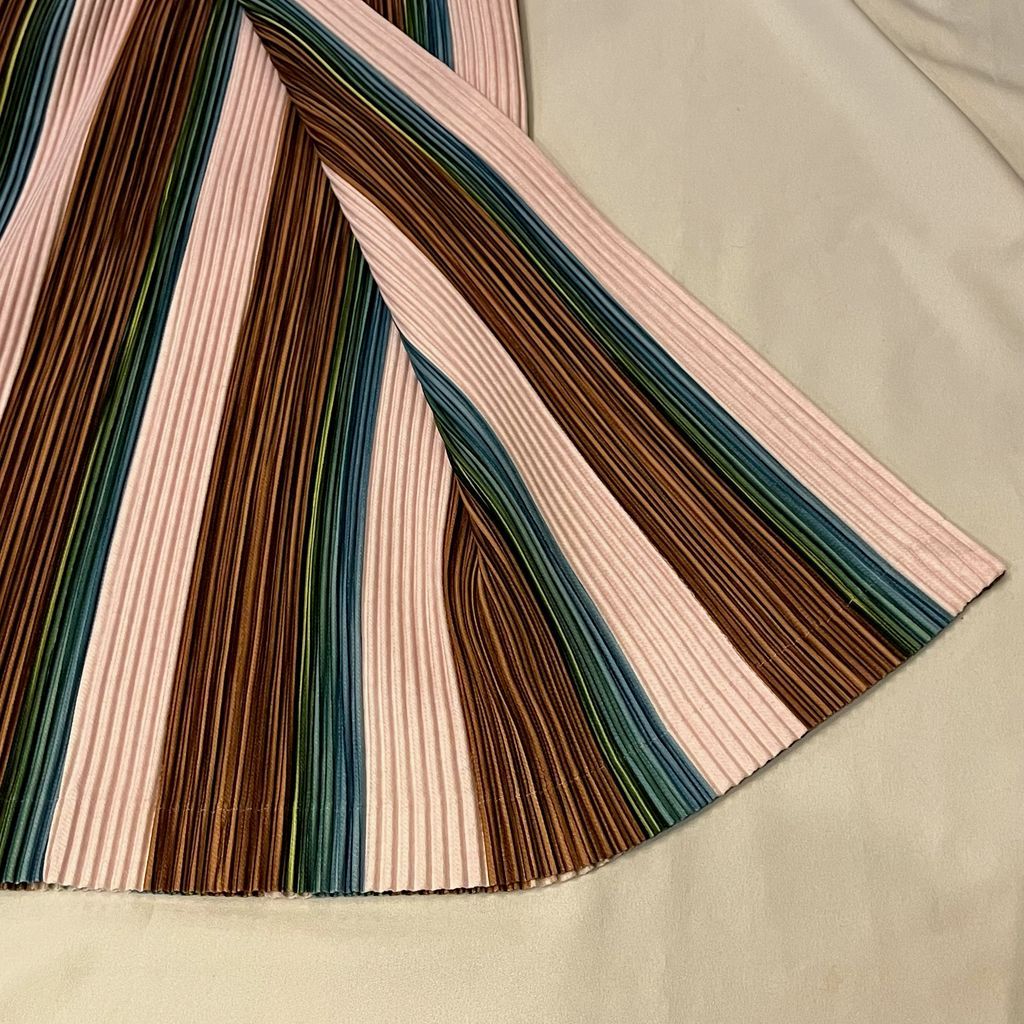 HOMME PLISSÉ ISSEY MIYAKE オムプリッセ　巻きスカート HOMME PLISSÉ ISSEY MIYAKE オムプリッセ巻きスカート