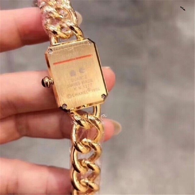 297 CHANEL シャネル　マトラッセ　スクエア　レディース　腕時計 CHANEL - シャネル CHANEL マトラッセ 腕時計 時計 ステンレス
