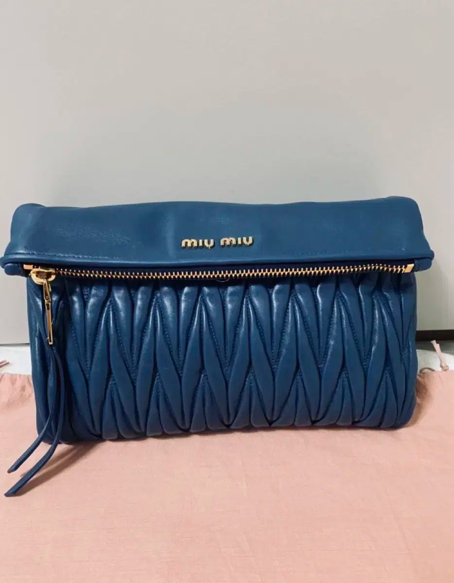 MIU MIU