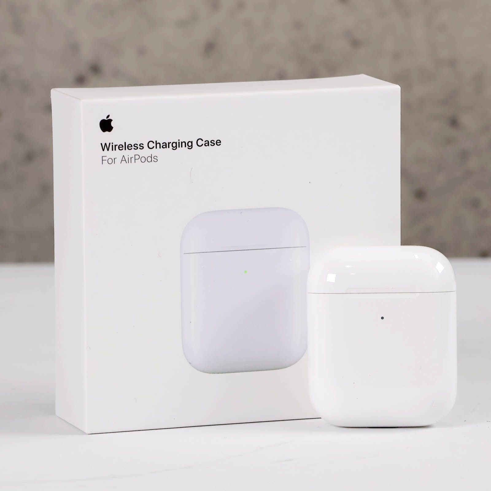 美品 Apple AirPods with Charging Case 第1世代