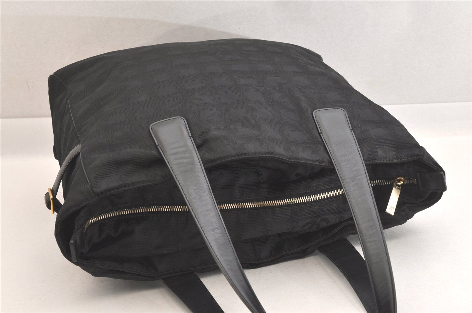 太った子さん専用CHANEL 黒 トラベルラインナイロン バックパック 太った子さん専用CHANEL 黒 トラベルラインナイロン バック
