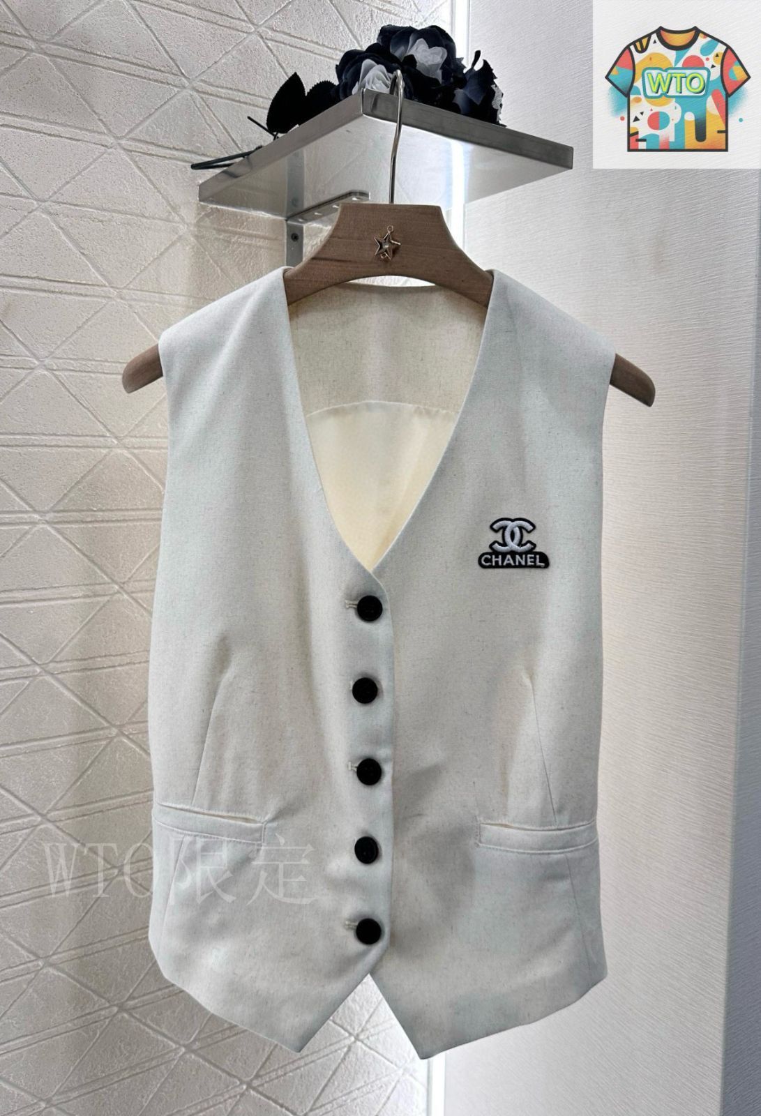 CHANEL セット 今日特価】Chanel 2025 Waist - Cinching Vest and Shorts Set