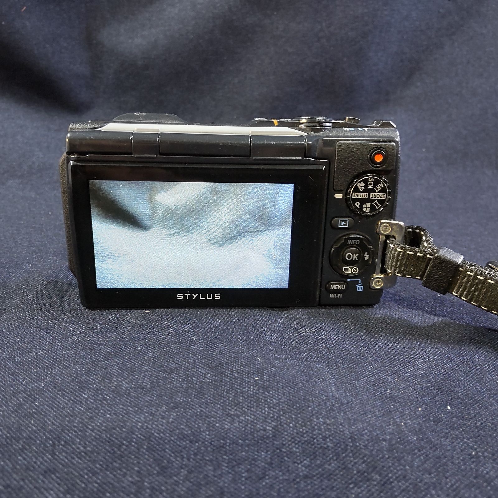 OLYMPUS オリンパス デジタルカメラ Tough TG-860 防水カメラ ホワイト 